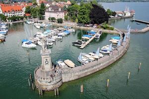 bellissimo lindau Leone statuto nel porto a lago costanza, Lago di Costanza, Germania foto