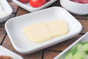 formaggio piatto con diverso tipi di formaggio foto