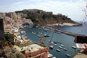 procida in giro il isola. durante il estate foto