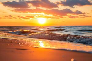 foto bellissimo tramonto su il spiaggia foto come un' sfondo