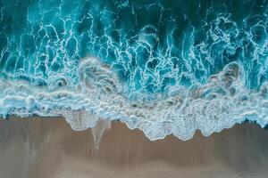 foto verticale alto tiro di un' ondulato mare