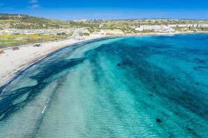 aereo Visualizza di il famoso mellieha baia nel Malta isola foto