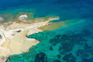 aereo Visualizza di sale pentole nel il isola di Malta foto