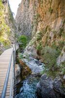 sapadere canyon con di legno percorsi e cascate di cascate nel il Toro montagne vicino Alanya, tacchino foto