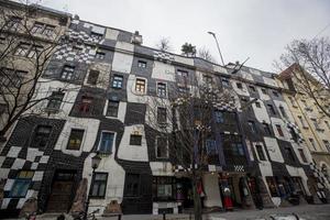 vienna, austria, 4 febbraio 2014 - dettaglio od il kunsthauswien, museo di vienna. il museo è stato progettato dall'artista friedensreich hundertwasser ed è stato completato nel 1986. foto