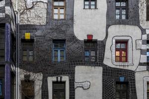 vienna, austria, 4 febbraio 2014 - dettaglio od il kunsthauswien, museo di vienna. il museo è stato progettato dall'artista friedensreich hundertwasser ed è stato completato nel 1986. foto