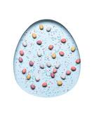 Pasqua uovo fatto a partire dal buco con dispersione di cioccolato uova nel zucchero Smalto e zucchero aspersione. isolato su bianca, copia spazio foto