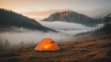 un' campeggio tenda nel il montagne foto