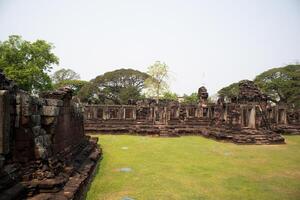 phimai pietra castello antico a storico parco, phimai quartiere, nakhon ratchasima foto