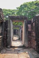 phimai pietra castello antico a storico parco, phimai quartiere, nakhon ratchasima foto