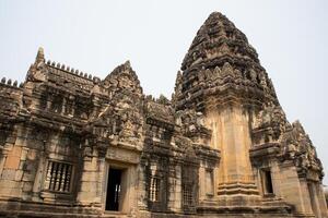 phimai pietra castello antico a storico parco, phimai quartiere, nakhon ratchasima foto