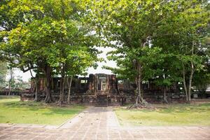 phimai pietra castello antico a storico parco, phimai quartiere, nakhon ratchasima foto