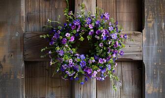 campanula ghirlanda su un' di legno porta foto