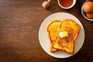 french toast con burro e miele foto