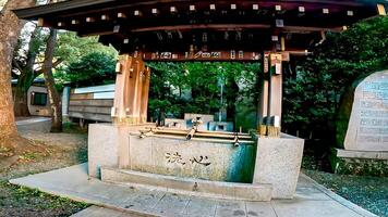 santuario acqua Fontana primavera acqua.oji santuario è un' santuario collocato nel oji Honmachi, kita reparto, tokyo, Giappone. foto
