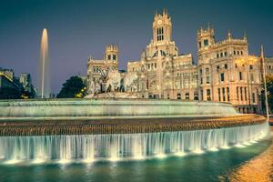 plaza de la cibeles centrale inviare ufficio palacio de comunicazioni Madrid, Spagna. foto