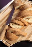 degustazione fatti in casa pane con salse e sottaceti foto