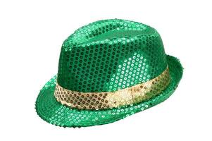 luminosa verde festa e carnevale cappello su bianca sfondo foto