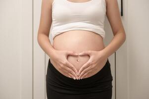 ritratto di bellissimo incinta donna, fertilità infertilità trattamento, ivf, futuro maternità concetto foto