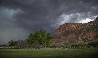 Sion canyon tempesta foto