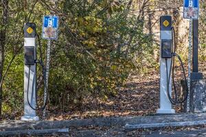 ev ricarica stazioni nel un' parco foto