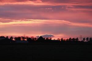 colorato tramonto nel il Olanda foto