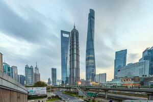 immagine di il orizzonte di Shanghai pudong quartiere foto