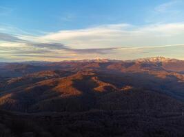 montare akhun Torre offerte sbalorditivo visualizzazioni di montagne e autunno paesaggio. foto