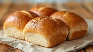 tre pagnotte di pane mostrato nel avvicinamento foto