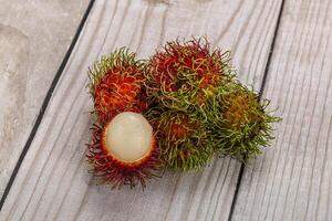 dolce succoso tropicale frutta rambutan foto