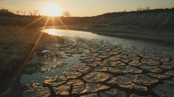 clima modificare urto siccità Cracked fiume banche asciutto paesaggio. foto