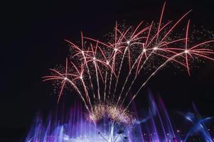il bellezza di fuochi d'artificio a notte per celebrare il Festival foto