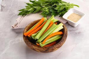 vegano cucina - dietetico sedano e carota tic foto