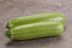 crudo verde maturo zucchine verdura foto