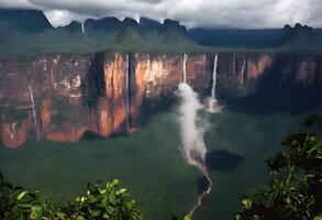 un' Visualizza di un' cascata foto