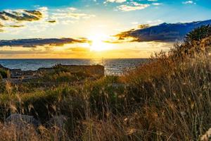 bel tramonto sulle rovine di chersonesos. Sebastopoli, Crimea