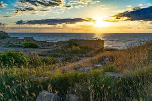 bel tramonto sulle rovine di chersonesos. Sebastopoli, Crimea