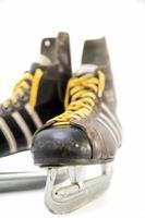 belgrado, serbia, 16 gennaio 2019 - scarpe da skate adidas vintage a belgrado, serbia. adi dassler realizza le sue prime scarpe sportive nel suo laboratorio vicino a Norimberga in Germania. foto