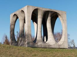 monumento su la libertà nel collina ilirska bistrica, slovenia. monumento per il popoli liberazione lotta. mondo guerra 2 monumento. foto