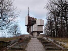 monumento per il rivolta a petrova gora nel Croazia. jugoslavo monumento commemorare il lotte di il partigiano durante mondo guerra 2. foto