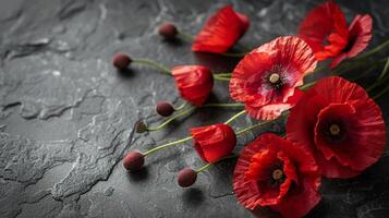 rosso fiori su nero superficie foto