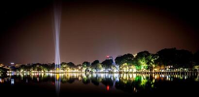 hanoi, Vietnam a notte foto