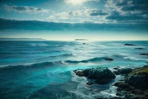 un' bellissimo spiaggia con onde e blu cielo foto