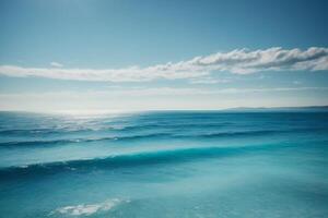 blu oceano onde e sole raggi nel il oceano foto