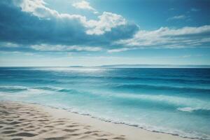 blu oceano onde e sole raggi nel il oceano foto