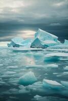 iceberg galleggiante nel il acqua con nuvole nel il sfondo foto