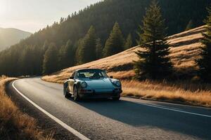 classico porsche 911 carrera su il strada nel il montagne foto