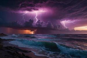 fulmine scioperi il oceano contro un' viola cielo foto