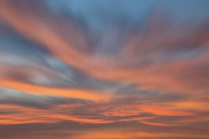 cielo con nuvole rosse foto