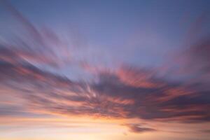 cielo con nuvole rosse foto